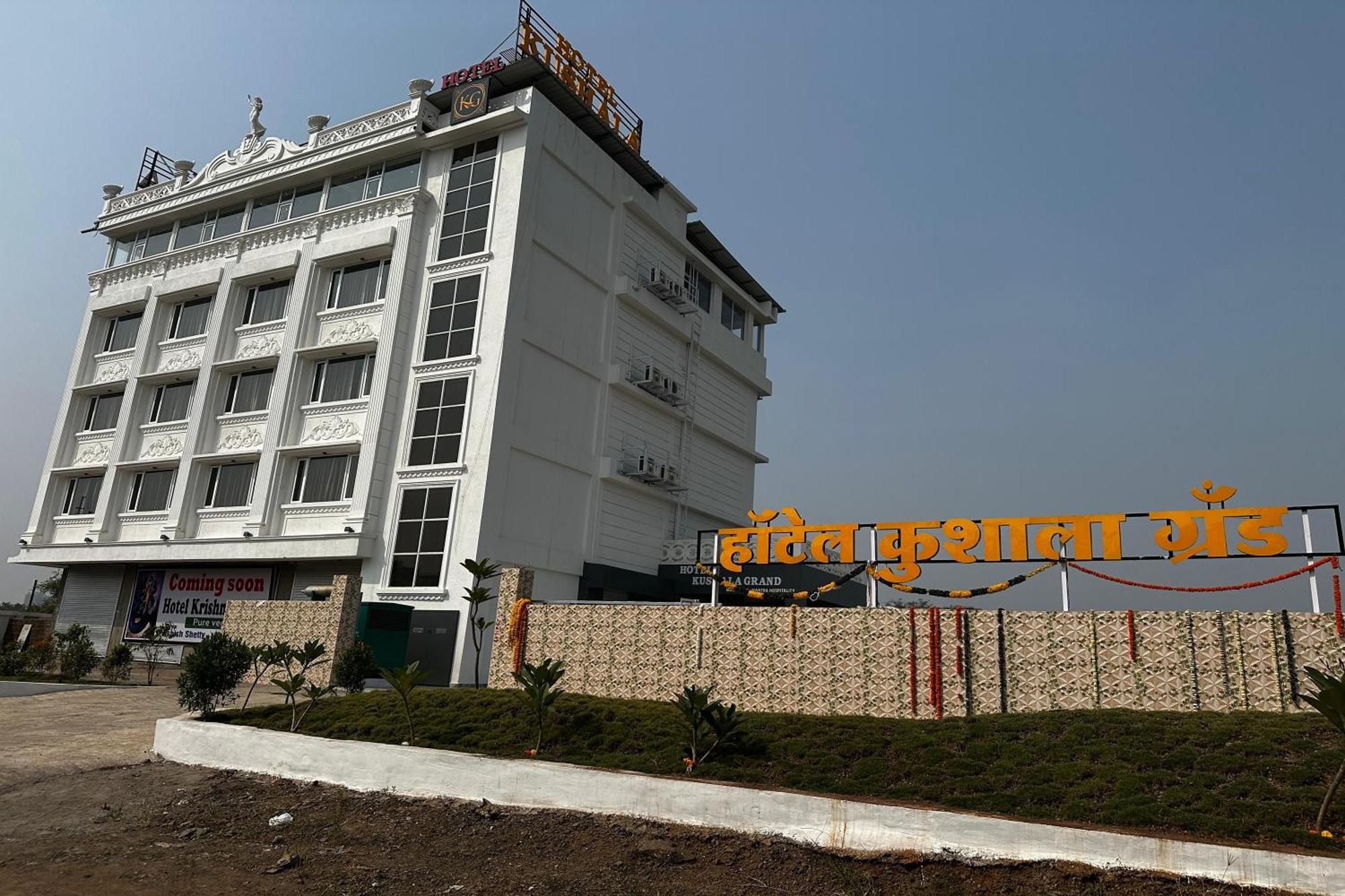 Hotel Kushala Grand, Dombivali Mangrul Buitenkant foto
